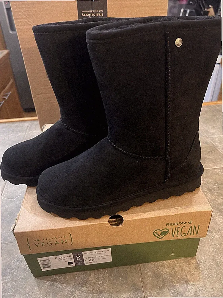 BEARPAW Elle Short Vegan Women's Black Mid-Calf Boots Size 8