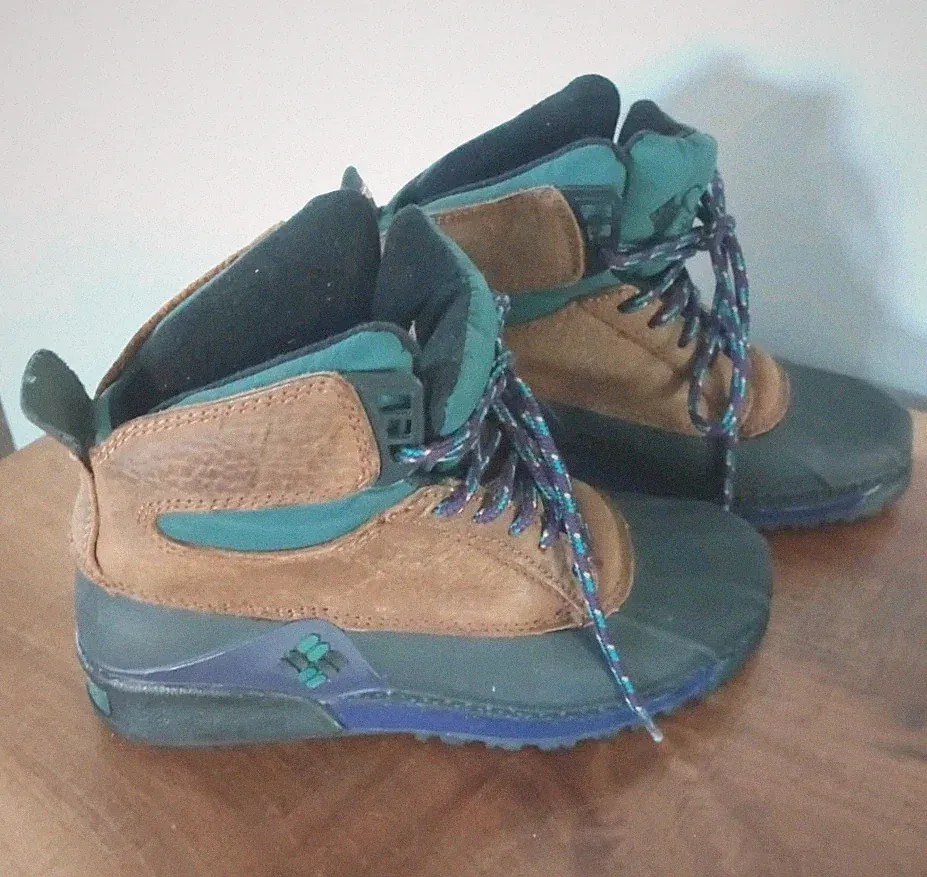 6 Casual Hiking Boot